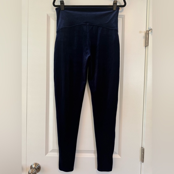 Spanx Velvet Leggings in Lapis Night Navy Blue Size 1X - Picture 4 of 5